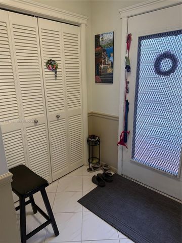 4940 E Sabal Palm Blvd 203, Tamarac, FL 33319