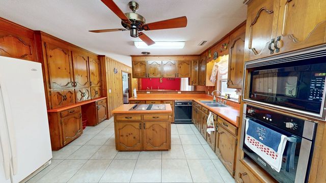 200 Pinecrest Drive, Dothan, AL 36301