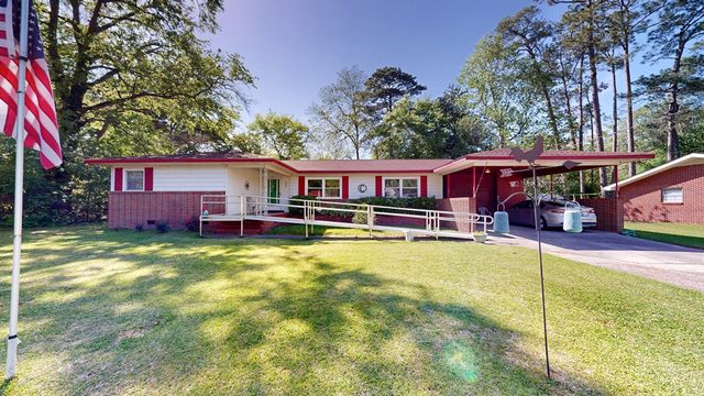 200 Pinecrest Drive, Dothan, AL 36301