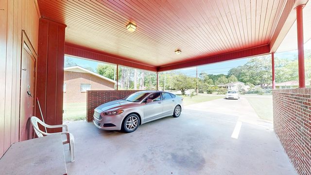 200 Pinecrest Drive, Dothan, AL 36301