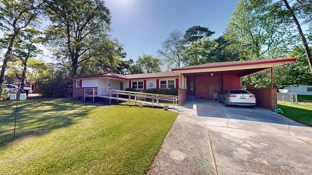 200 Pinecrest Drive, Dothan, AL 36301