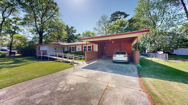 200 Pinecrest Drive, Dothan, AL 36301