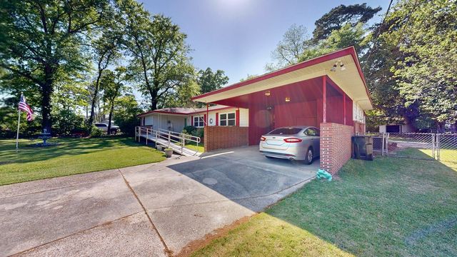 200 Pinecrest Drive, Dothan, AL 36301