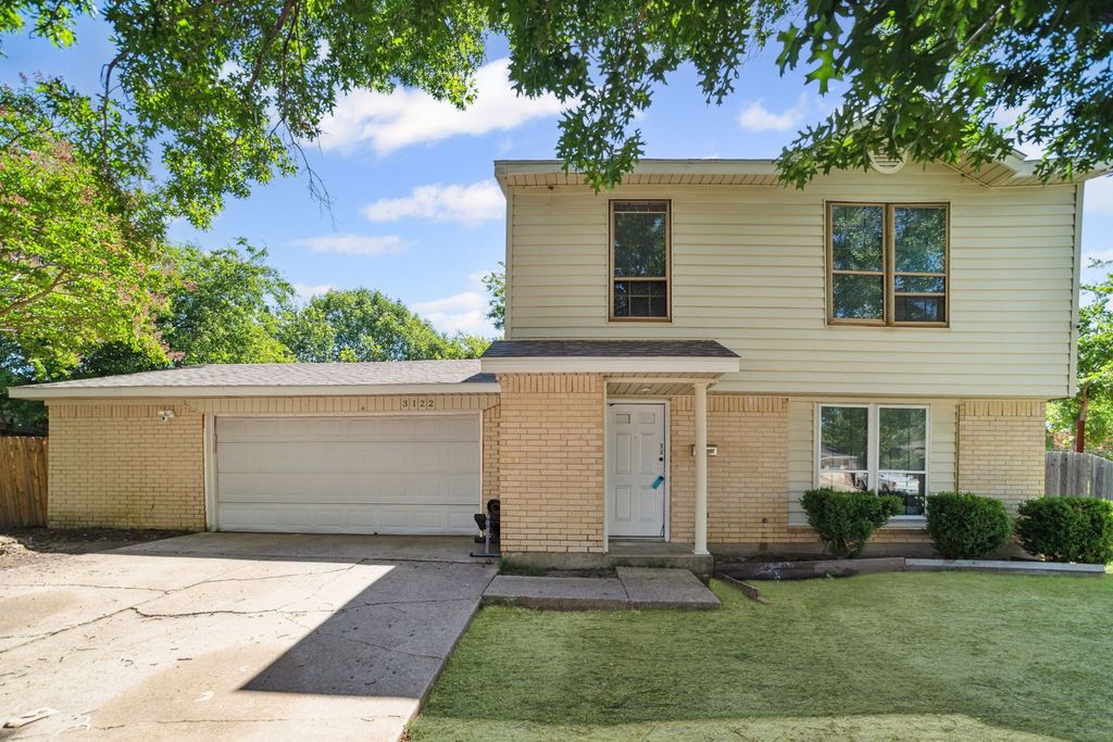 3122 Lisetta Street, Grand Prairie, TX 75052