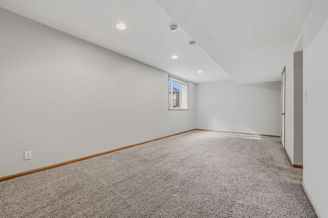 1002 Poe Avenue, Ames, IA 50014