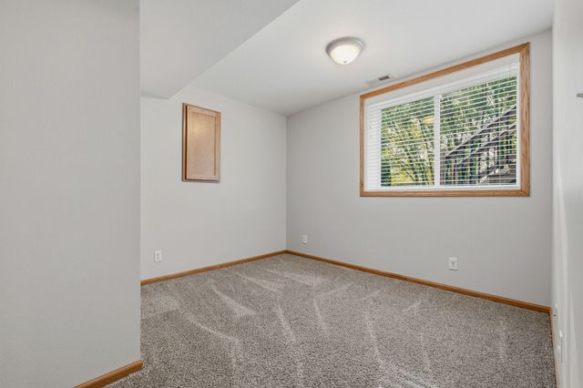1002 Poe Avenue, Ames, IA 50014