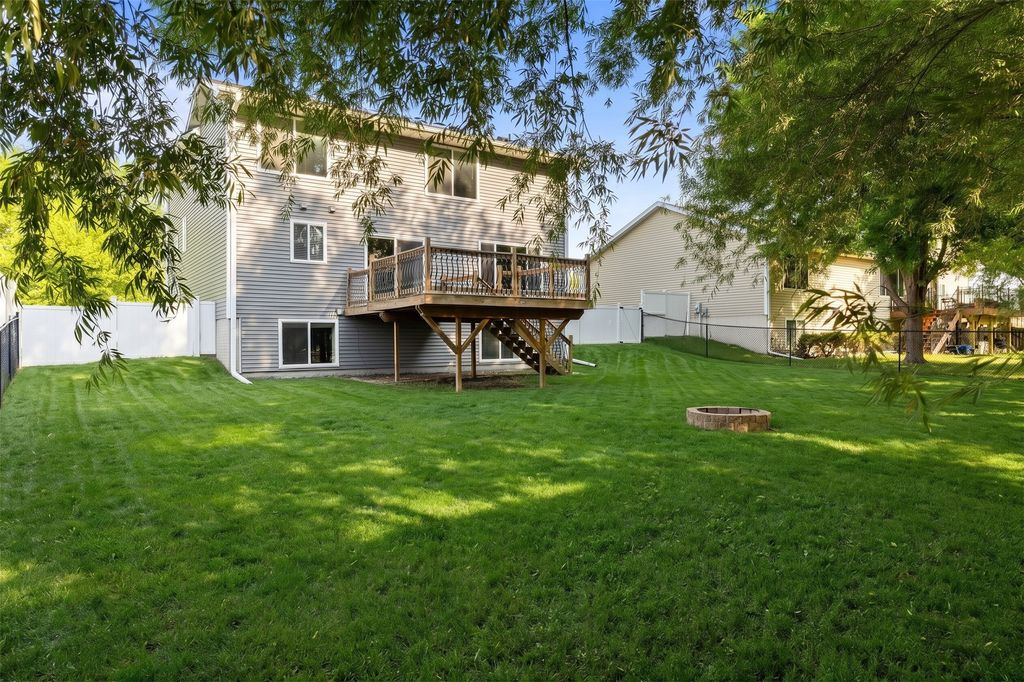 1002 Poe Avenue, Ames, IA 50014