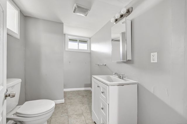 84 Oxford Street, Bridgeport, CT 06606