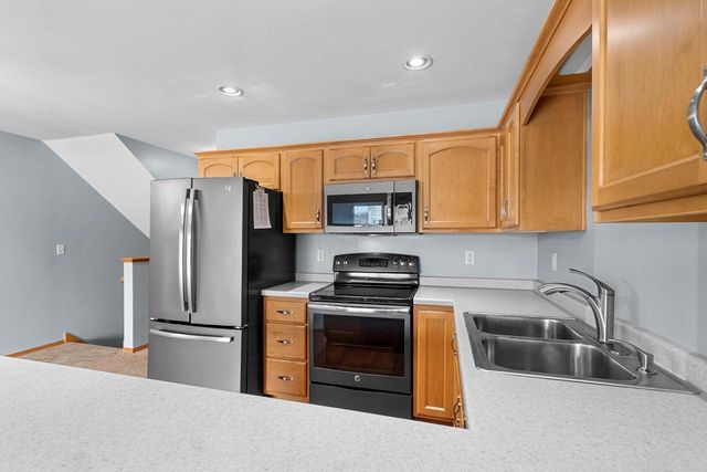 2191 TRAILSIDE LANE, De Pere, WI 54115