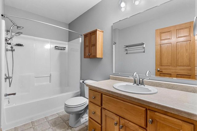 2191 TRAILSIDE LANE, De Pere, WI 54115