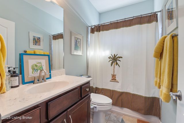 1804 Rivers Landing Dr, Prospect, KY 40059