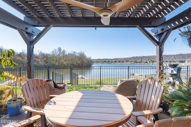 1804 Rivers Landing Dr, Prospect, KY 40059