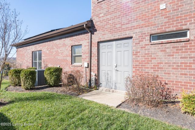 1804 Rivers Landing Dr, Prospect, KY 40059