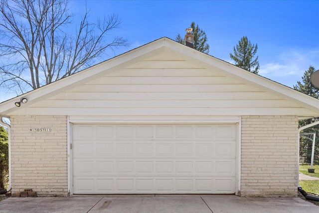W170S7011 Southern DRIVE, Muskego, WI 53150