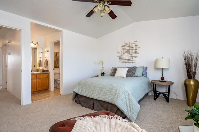 368 Live Oak Loop, Central Point, OR 97502