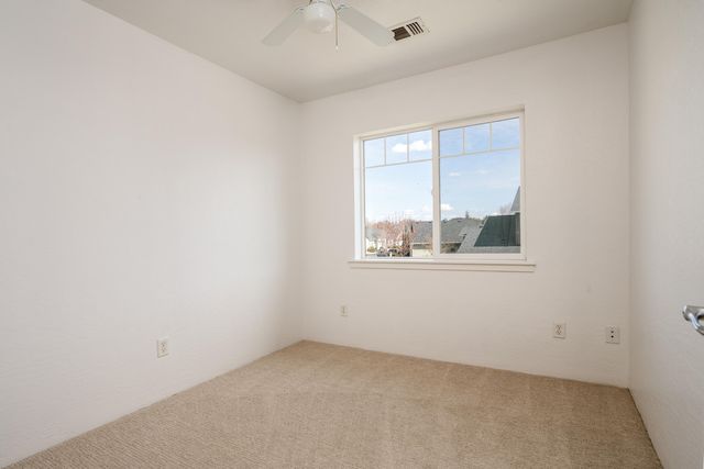 368 Live Oak Loop, Central Point, OR 97502