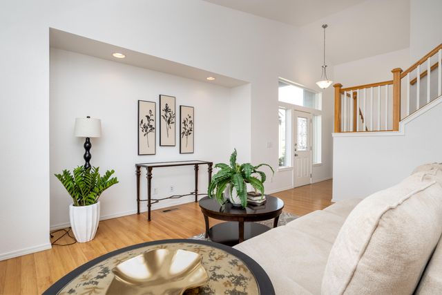 368 Live Oak Loop, Central Point, OR 97502