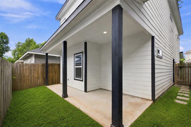 16709 Meadowcroft, Montgomery, TX 77316