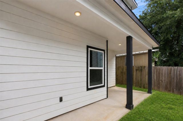 16709 Meadowcroft, Montgomery, TX 77316