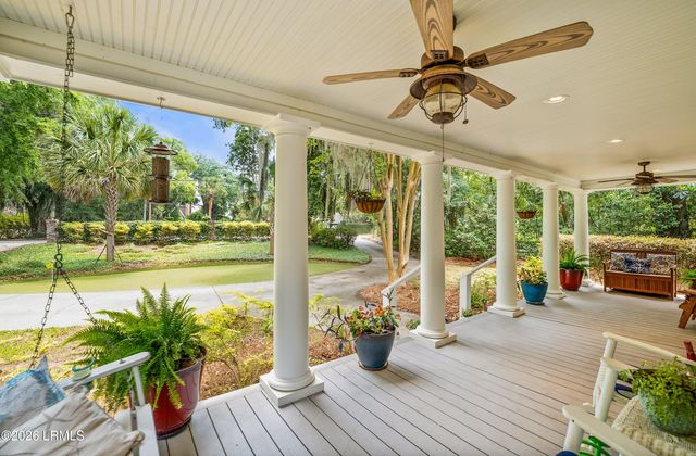 864 Ribaut Road, Beaufort, SC 29902