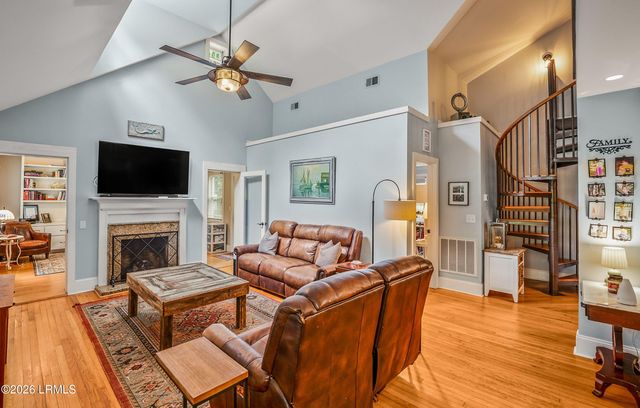 864 Ribaut Road, Beaufort, SC 29902