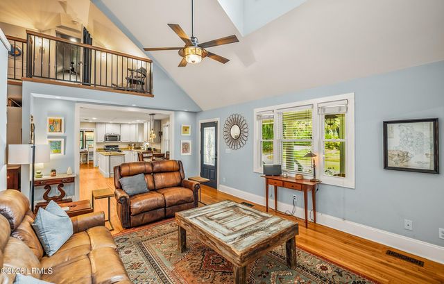 864 Ribaut Road, Beaufort, SC 29902