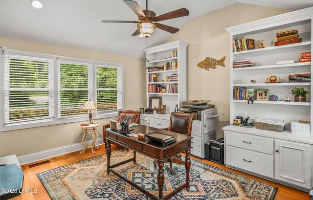 864 Ribaut Road, Beaufort, SC 29902