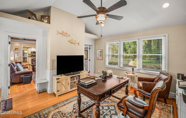 864 Ribaut Road, Beaufort, SC 29902