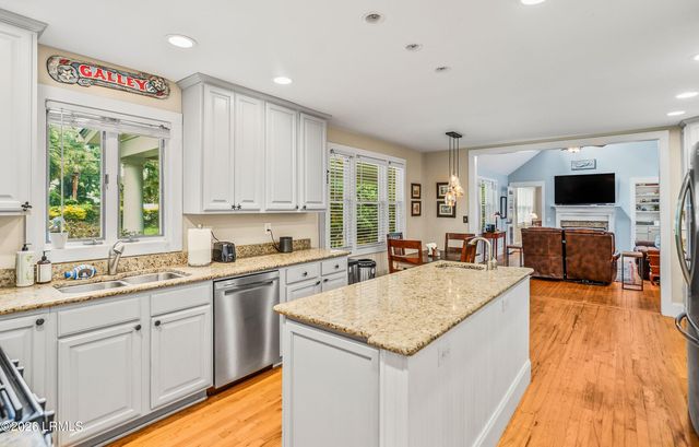 864 Ribaut Road, Beaufort, SC 29902
