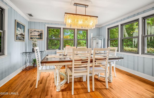 864 Ribaut Road, Beaufort, SC 29902