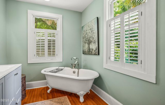 864 Ribaut Road, Beaufort, SC 29902
