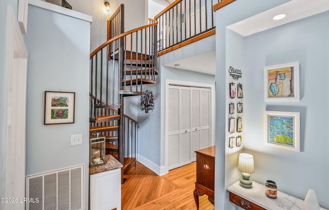 864 Ribaut Road, Beaufort, SC 29902