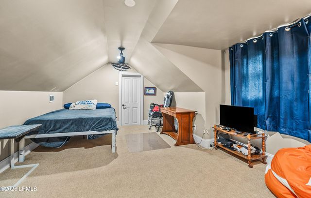 864 Ribaut Road, Beaufort, SC 29902