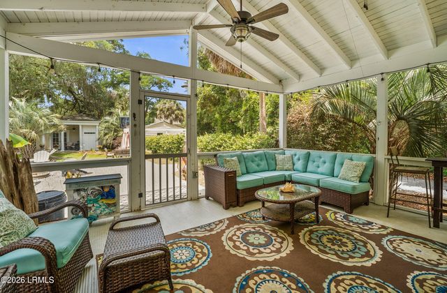 864 Ribaut Road, Beaufort, SC 29902