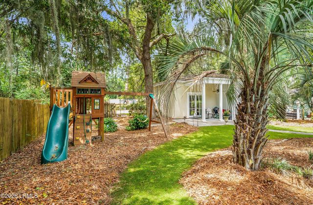 864 Ribaut Road, Beaufort, SC 29902