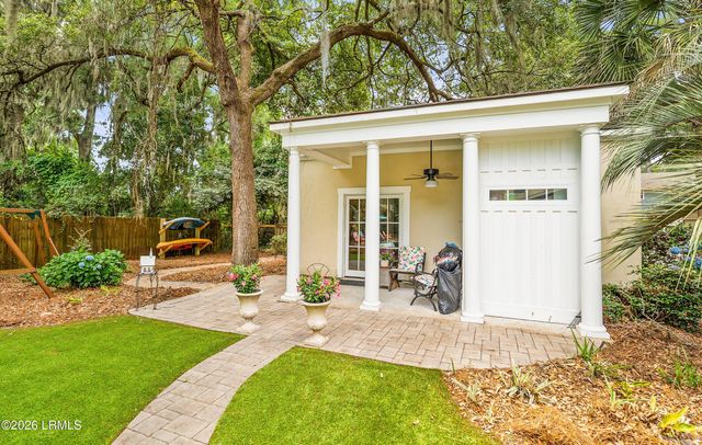 864 Ribaut Road, Beaufort, SC 29902