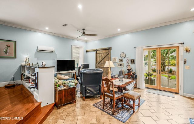 864 Ribaut Road, Beaufort, SC 29902