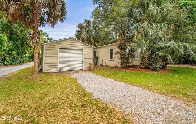 864 Ribaut Road, Beaufort, SC 29902