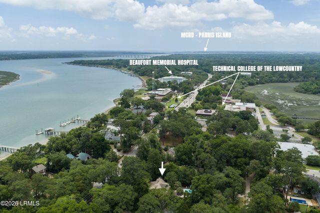 864 Ribaut Road, Beaufort, SC 29902