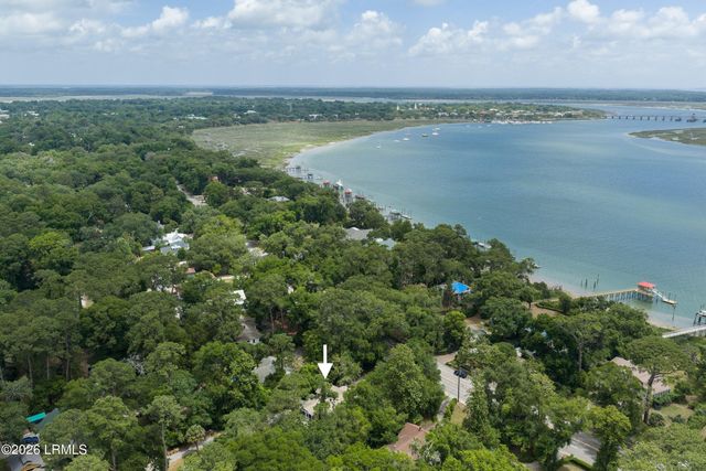864 Ribaut Road, Beaufort, SC 29902