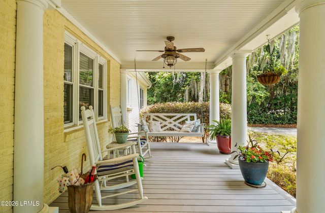 864 Ribaut Road, Beaufort, SC 29902