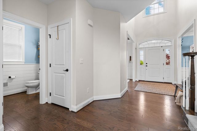 24288 Nepavine Drive, Novi, MI 48374