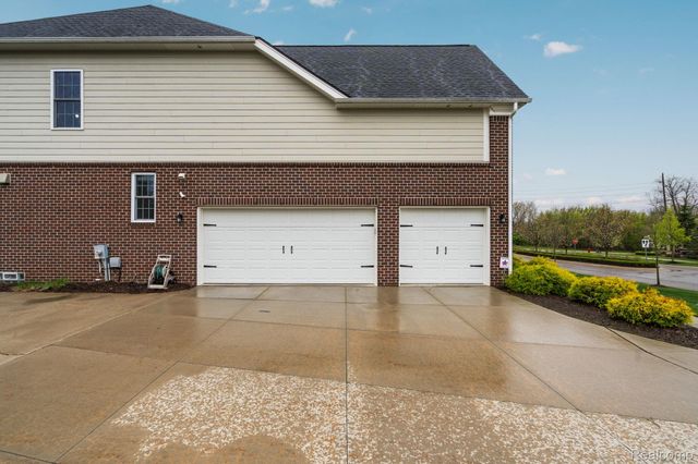 24288 Nepavine Drive, Novi, MI 48374