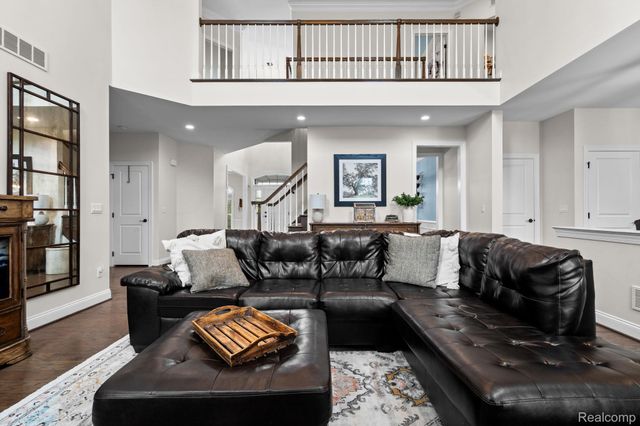24288 Nepavine Drive, Novi, MI 48374