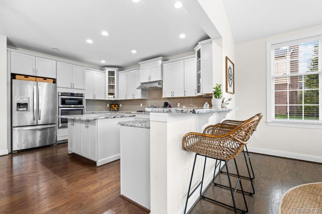 24288 Nepavine Drive, Novi, MI 48374