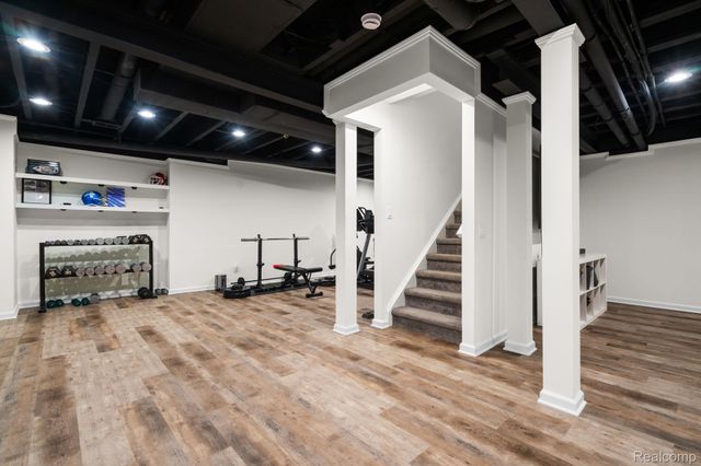 24288 Nepavine Drive, Novi, MI 48374