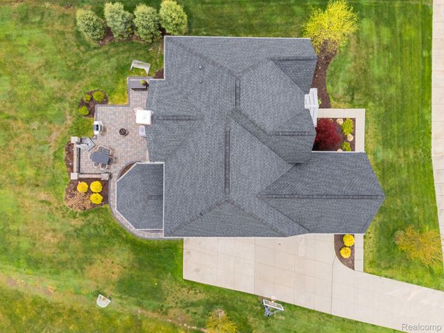 24288 Nepavine Drive, Novi, MI 48374