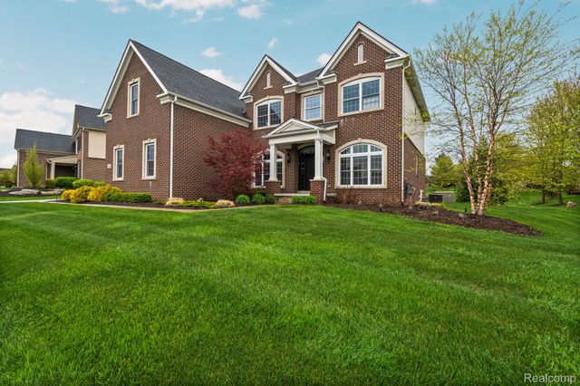 24288 Nepavine Drive, Novi, MI 48374