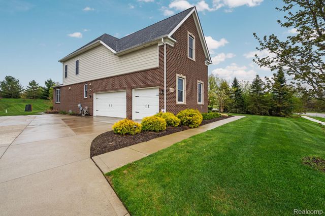 24288 Nepavine Drive, Novi, MI 48374
