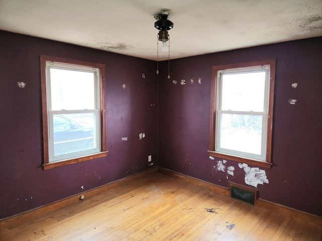 245 El Paso St, Springfield, MA 01104